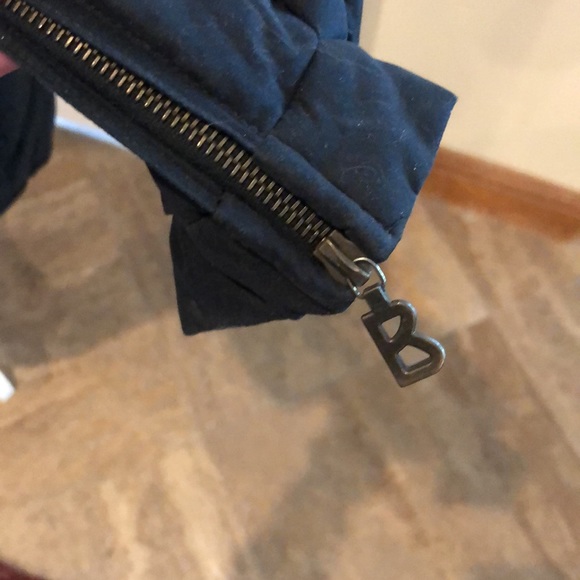 🎿Bogner black ski jacket. Two way front zipper. Removable fur collar. Classic⛷ - Picture 8 of 10